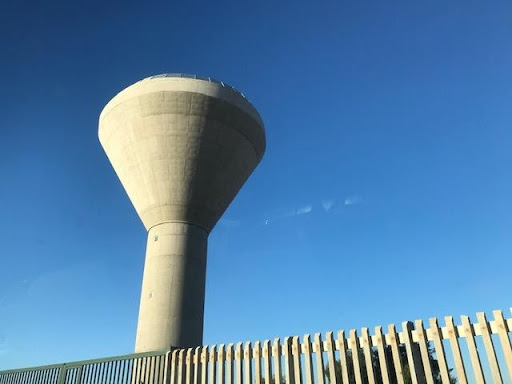 Completed water tower at Drogheuwel meant to supply Dan Tloome